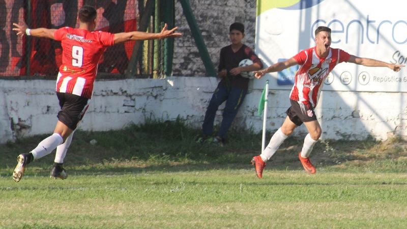 Policial goleó a “Defe” y lidera; hoy juega Villa Cubas