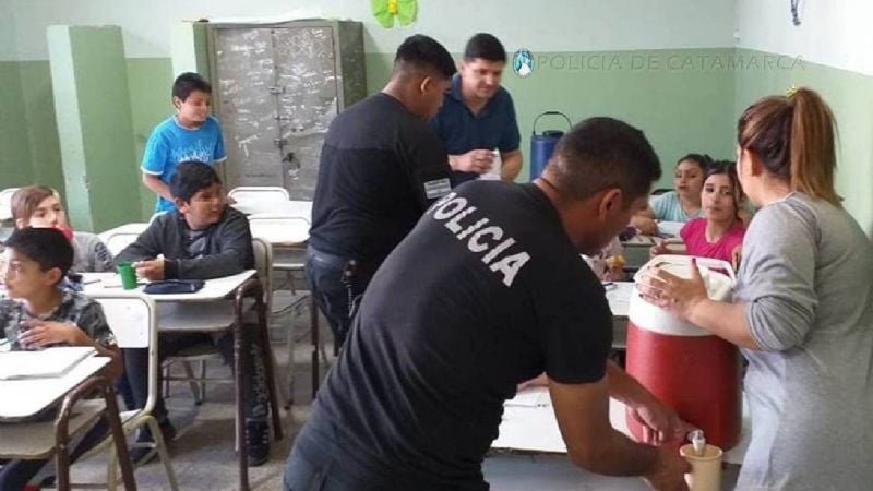 Efectivos de la Comisaría Séptima brindaron un desayuno a niños