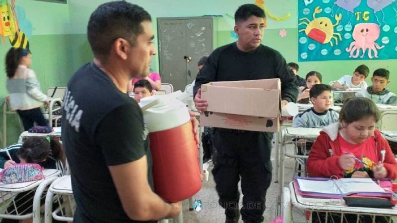 Efectivos de la Comisaría Séptima brindaron un desayuno a niños