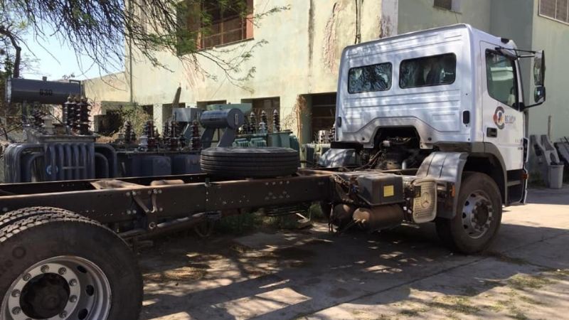 Camiones nuevos para grúas nuevas en la EC SAPEM