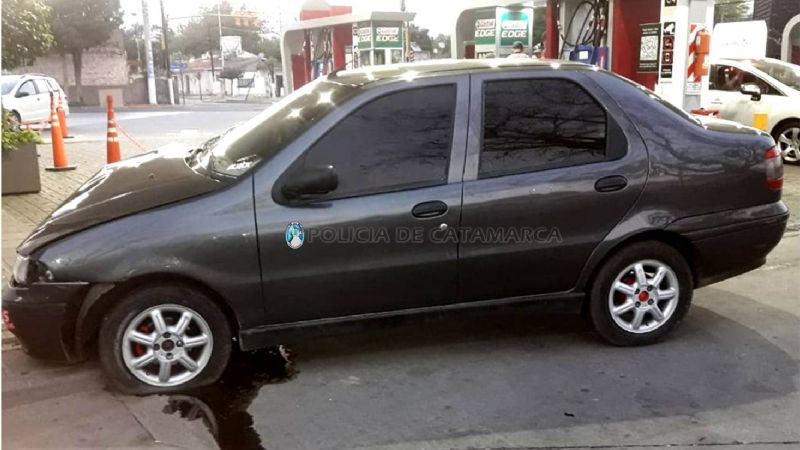 Chocó contra los baños de una estación de servicio