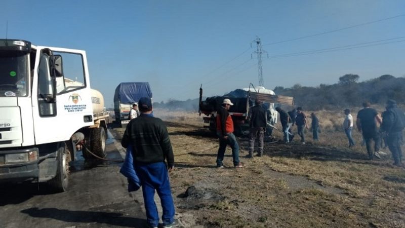 Se incendió la carga de un camión