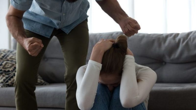 Tras una acalorada discusión, un hombre golpeó a su pareja