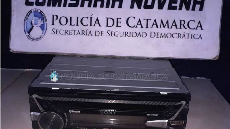 Vendían en Facebook el estéreo que le robaron del auto