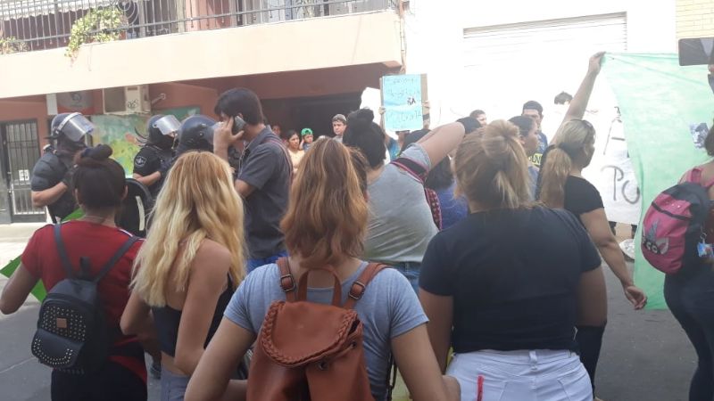 Familiares del joven Arias marchan pidiendo justicia