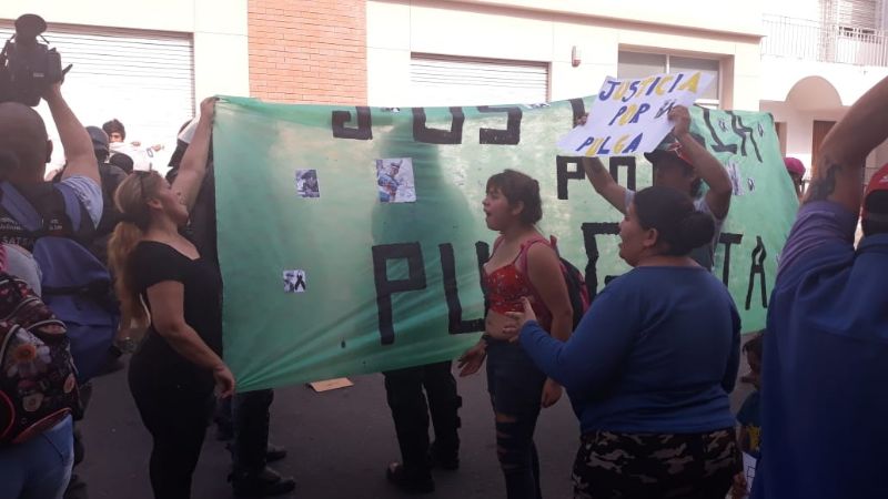 Familiares del joven Arias marchan pidiendo justicia