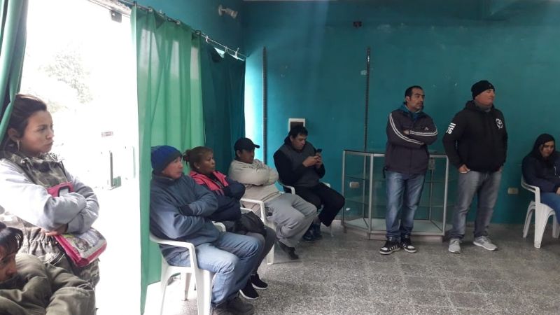 Continúa el paro de municipales en Recreo