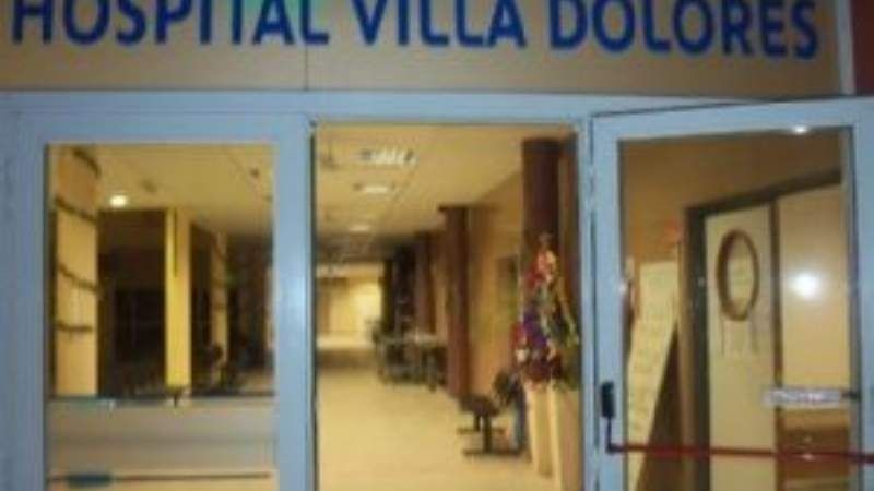 Se descompuso en su casa, no recibió atención y murió