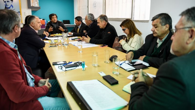 Senadores se reunieron funcionarios de Educación