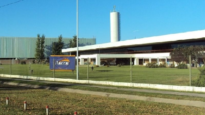 Por caída en las ventas, Arcor adelanta vacaciones a su personal