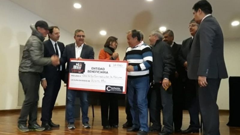 Entrega de aportes a entidades en el marco de "Mi Bingo" catamarqueño