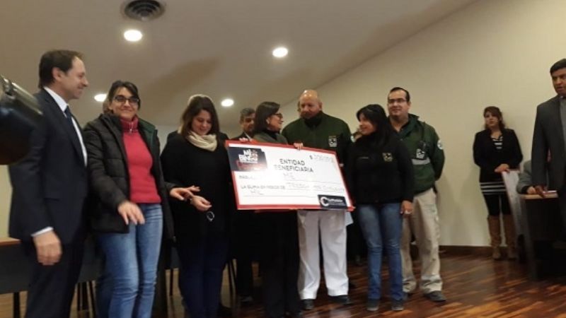 Entrega de aportes a entidades en el marco de "Mi Bingo" catamarqueño