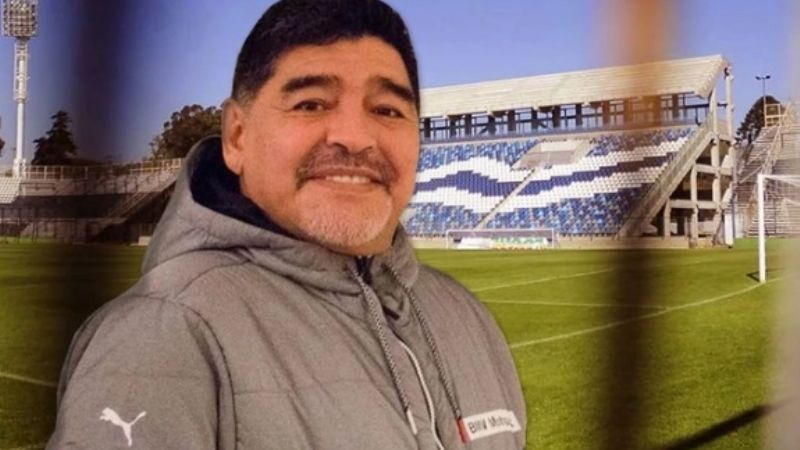 Maradona es el nuevo director técnico de Gimnasia