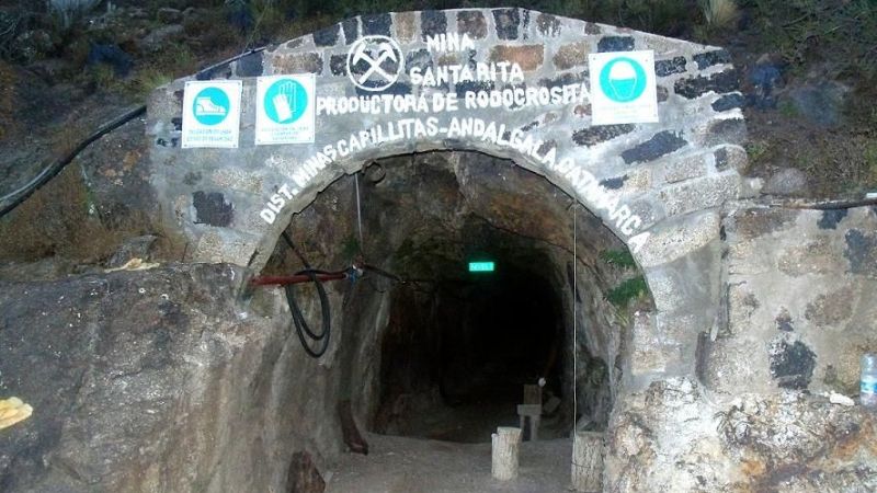 Exótico pedido de matrimonio en una mina de Catamarca