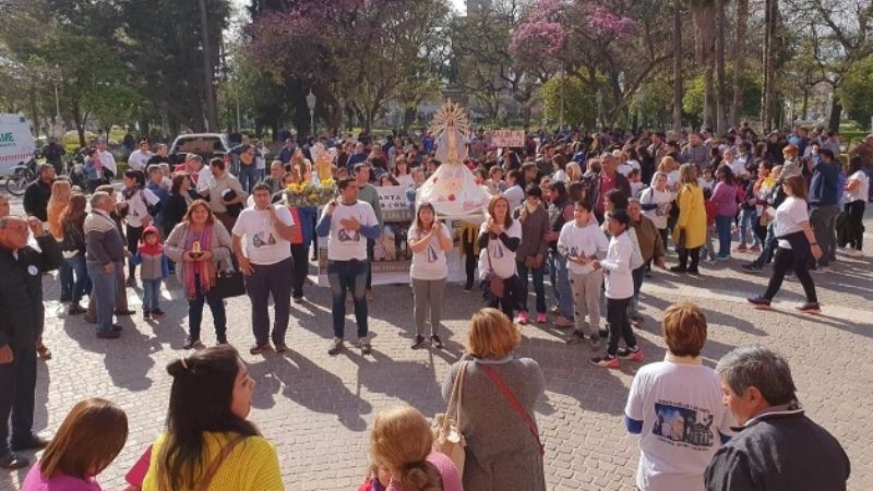 El pueblo de Capayán peregrinó al Santuario Mariano en el Día del Milagro