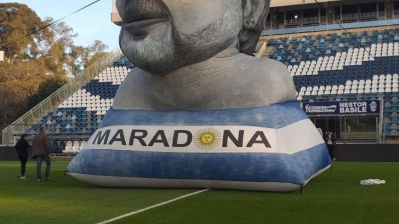 Colosal recibimiento a la “revolución maradoniana” en Gimnasia