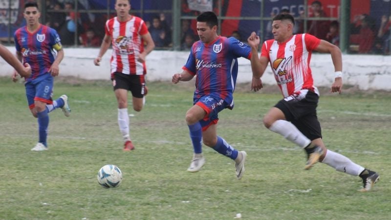 Villa Cubas goleó a San Lorenzo y “manda” en la Capital