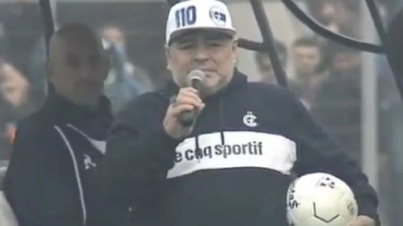 Con una fiesta increíble Maradona fue presentado en Gimnasia