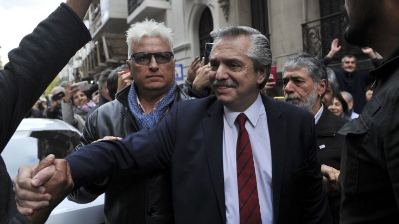 Alberto Fernández vuelve de Europa y encara la campaña para octubre