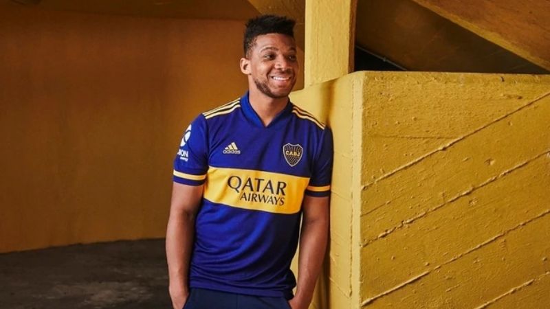 Boca presentó la nueva camiseta tras el cambio de marca