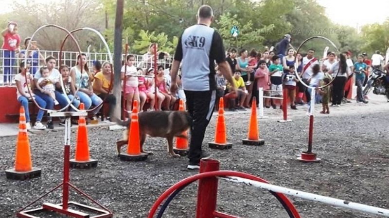 Policías celebraron Reyes con niños de Capayán