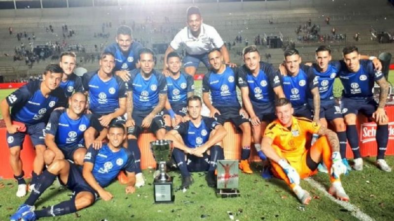 Talleres ganó la primera copa del verano, en San Juan