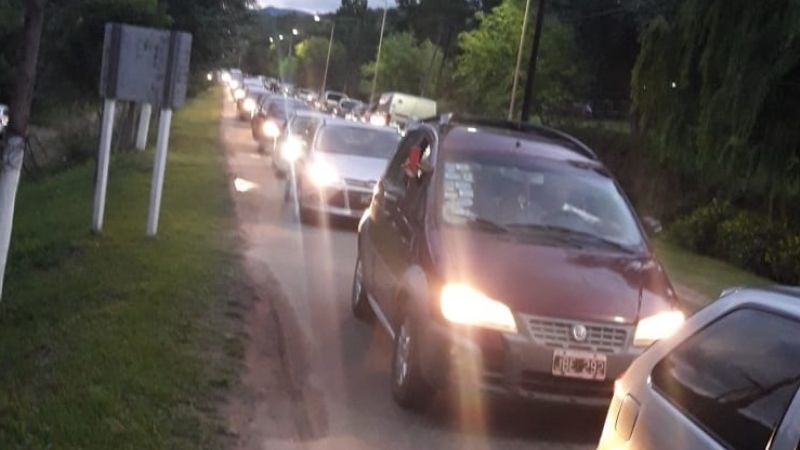 Complicado regreso a casa por un accidente en Ruta 4