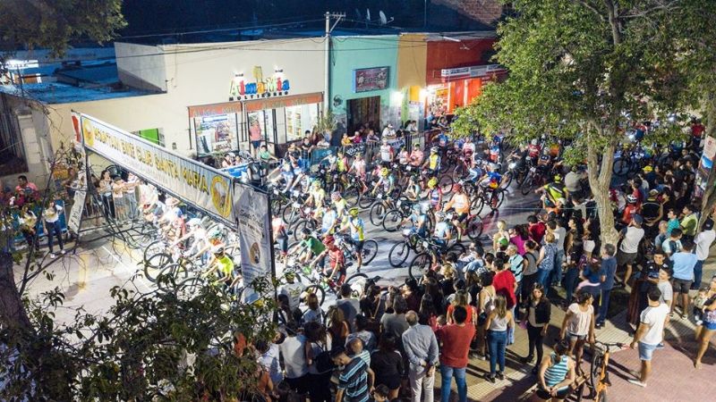 Santa María recibió a bikers en un desafío nocturno