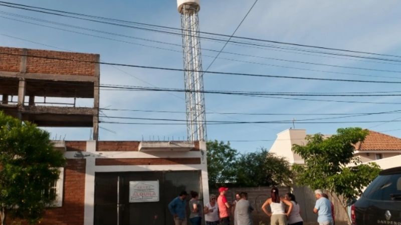 La Municipalidad frenó la obra de  la antena en barrio Villa Bosch