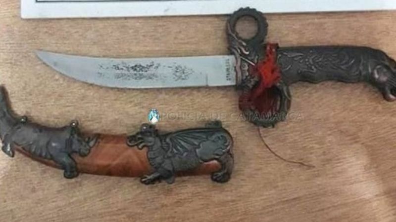 Amenazó con un puñal a su pareja, e hija de 2 años