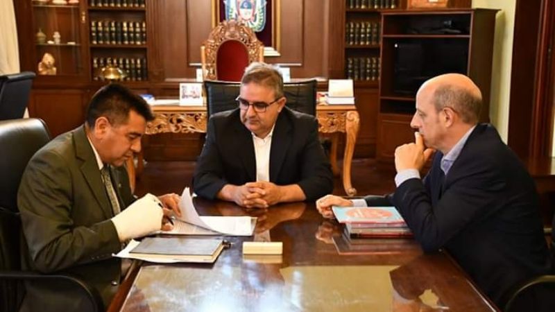 Gobierno firmó convenio con Universidad