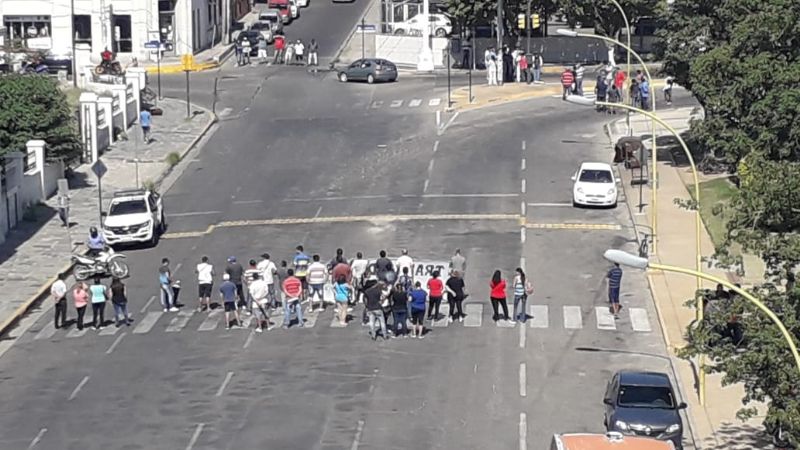 Protesta de ex trabajadores de NEBA