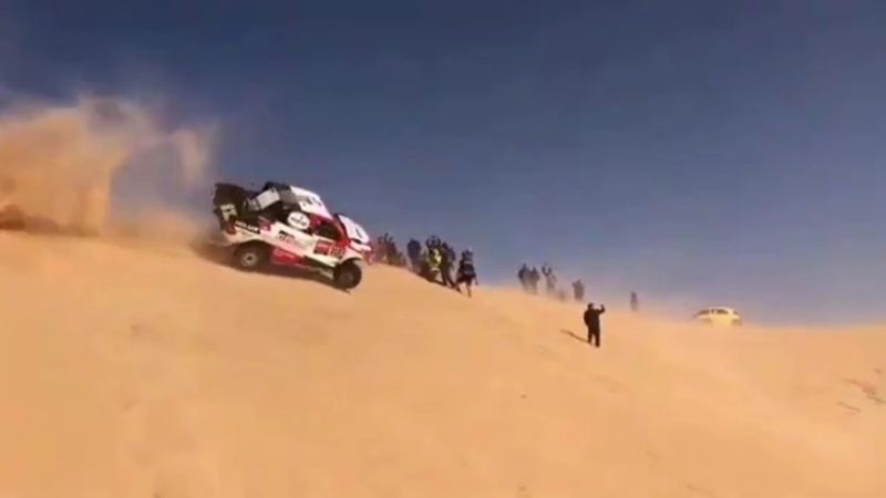 Impresionante vuelco de Alonso en el Dakar