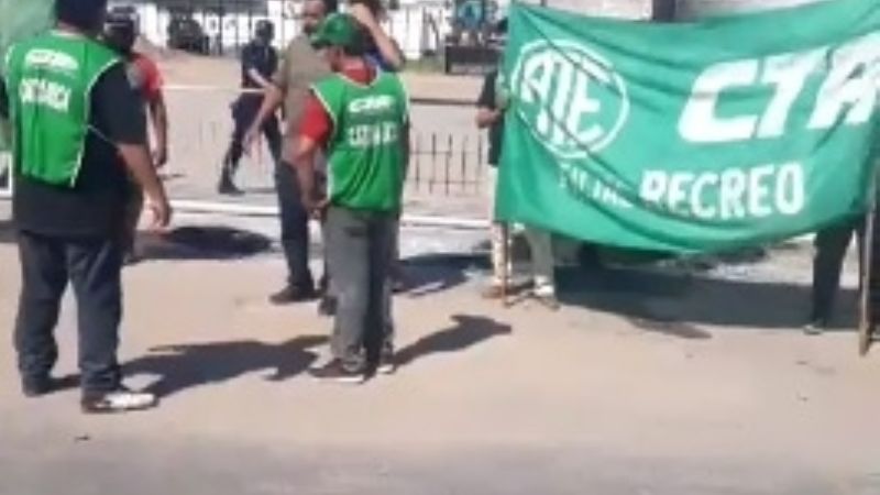 Continúa el conflicto en Recreo
