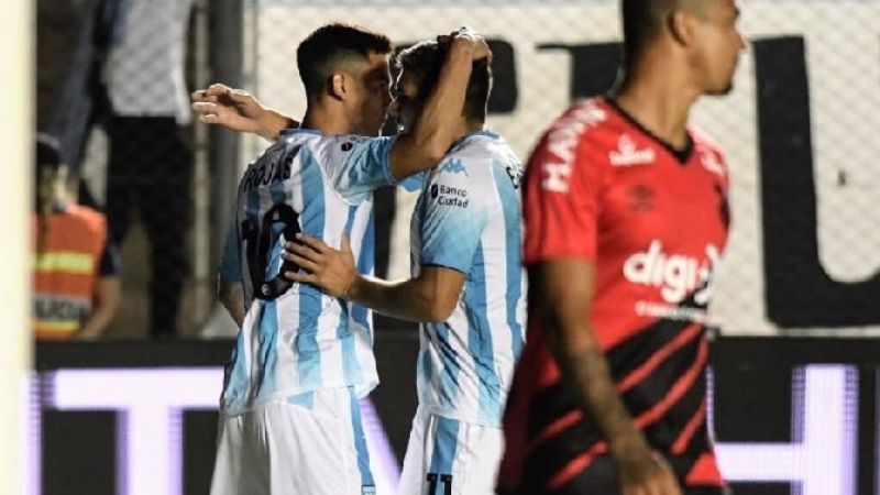 Racing venció por penales a Paranaense en un partidazo