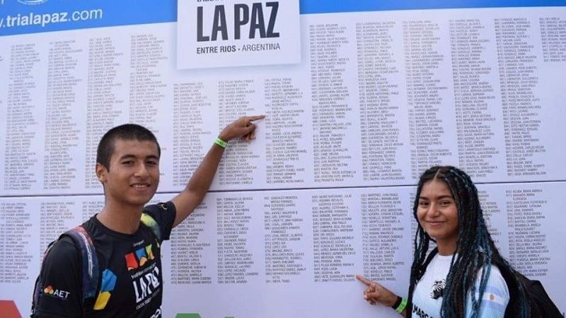Ocho jóvenes “catas” corren el triatlón de La Paz