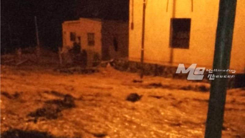 La crecida llegó al poblado en Palo Blanco