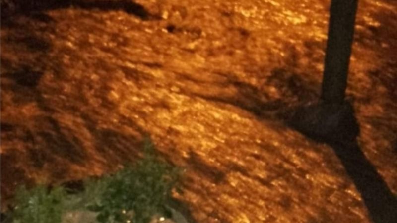 La crecida llegó al poblado en Palo Blanco