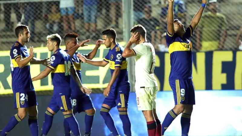 Boca venció 2-0 a Universitario de Perú, en la vuelta de Russo