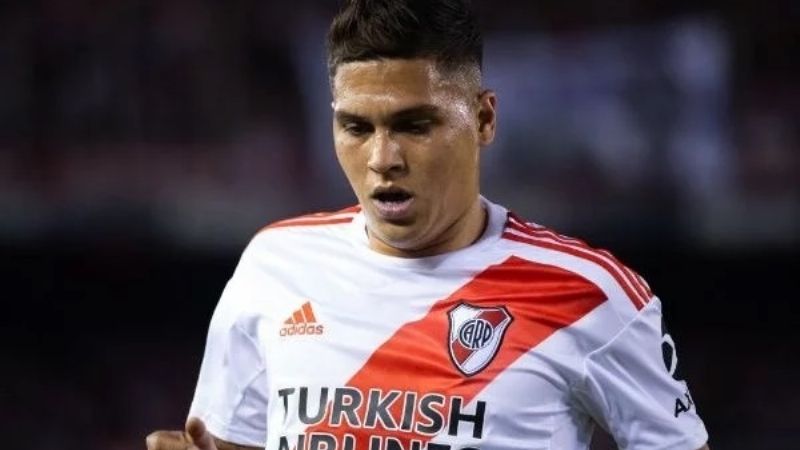 Genoa quiere a “Juanfer”, pero River no lo cedería