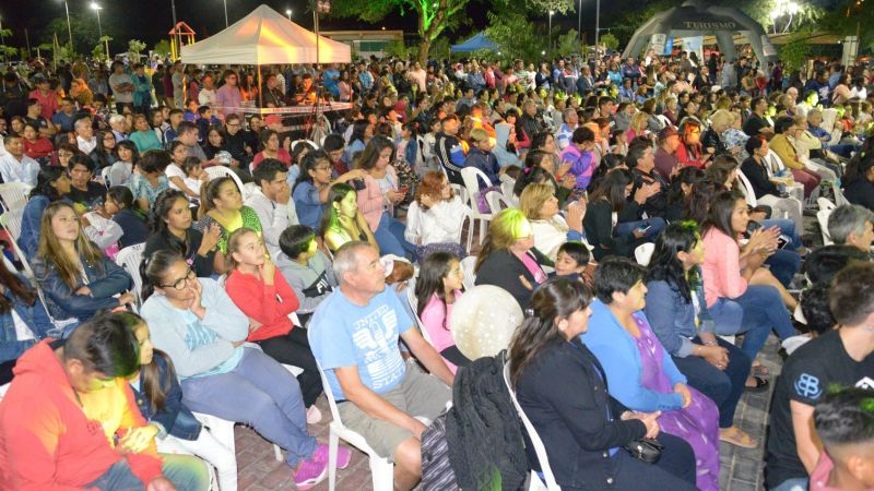 Magnifica fiesta en la elección de Mis Turismo