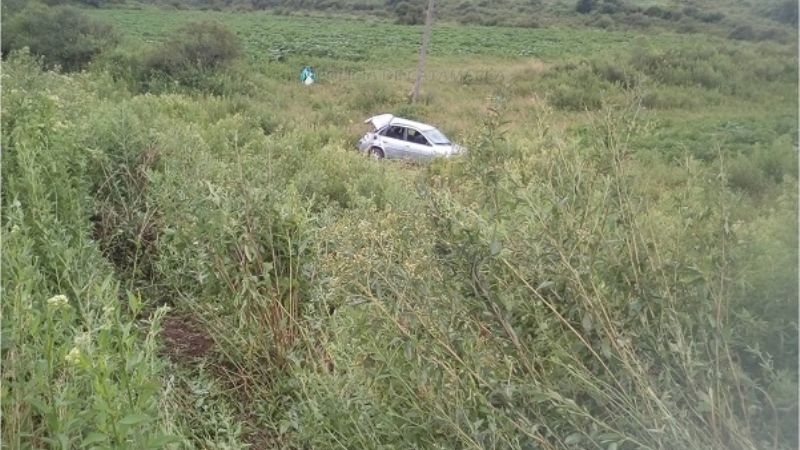 Un auto volcó en Paclín