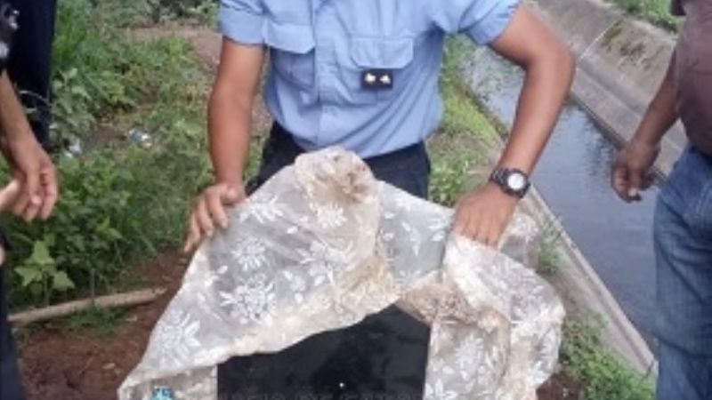 Encuentran enterrado, un televisor robado