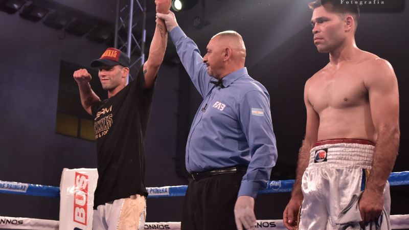 Verón fulminó a Aquino por la corona sudamericana welter