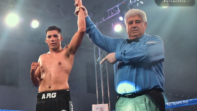 Verón fulminó a Aquino por la corona sudamericana welter