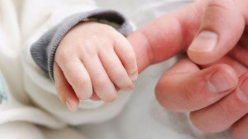 Tres bebés nacieron a la misma hora en distintas provincias