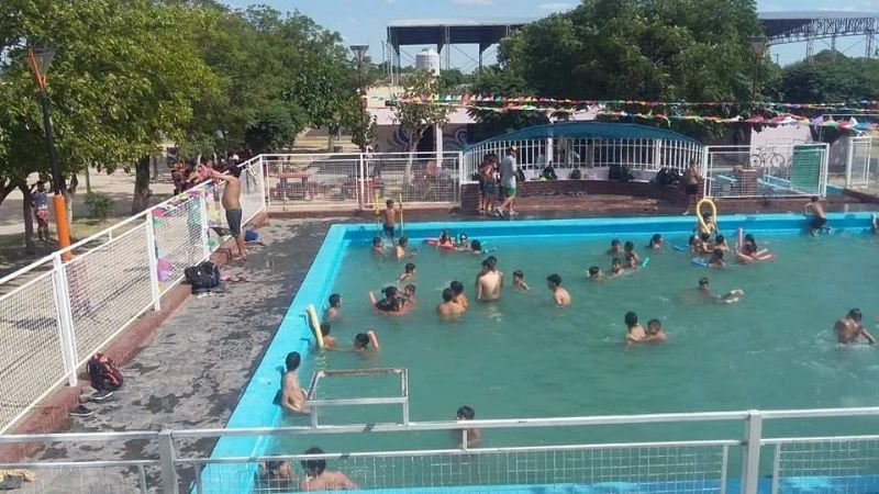 Pileta Municipal a pleno en Recreo