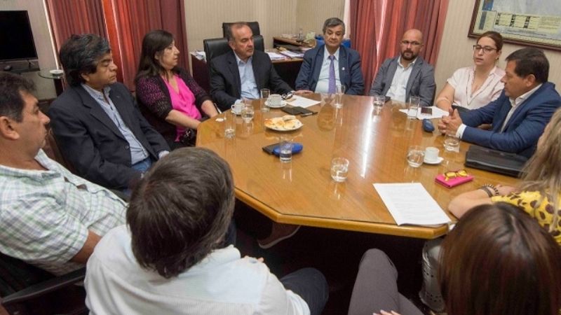 Definen temas a tratar en sesiones extraordinarias