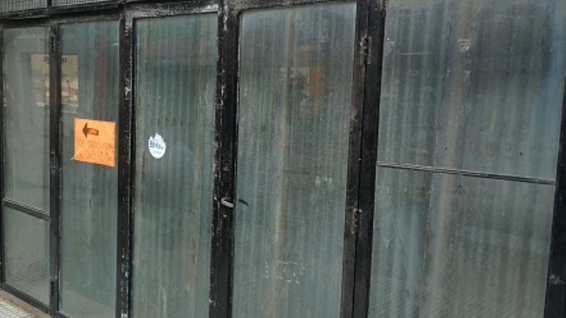 Proliferan y preocupa la gran cantidad de locales vacíos en el Centro
