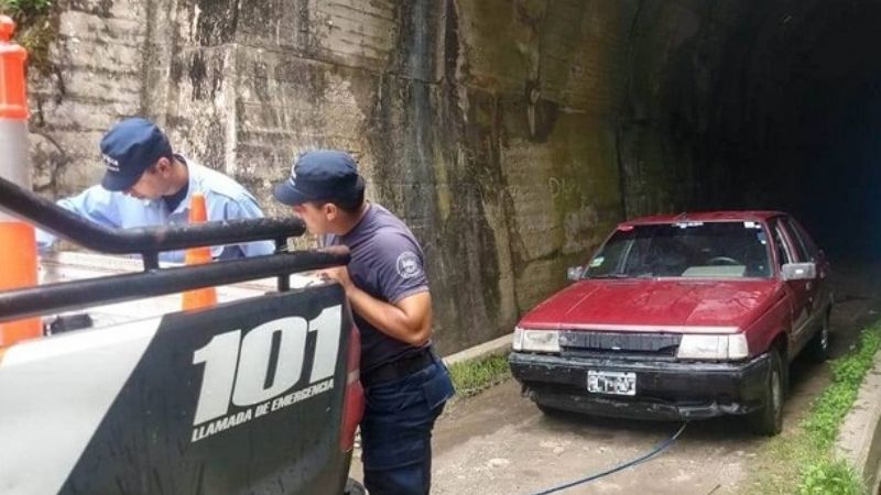 Policías rescataron a cuatro personas en un túnel de La Merced